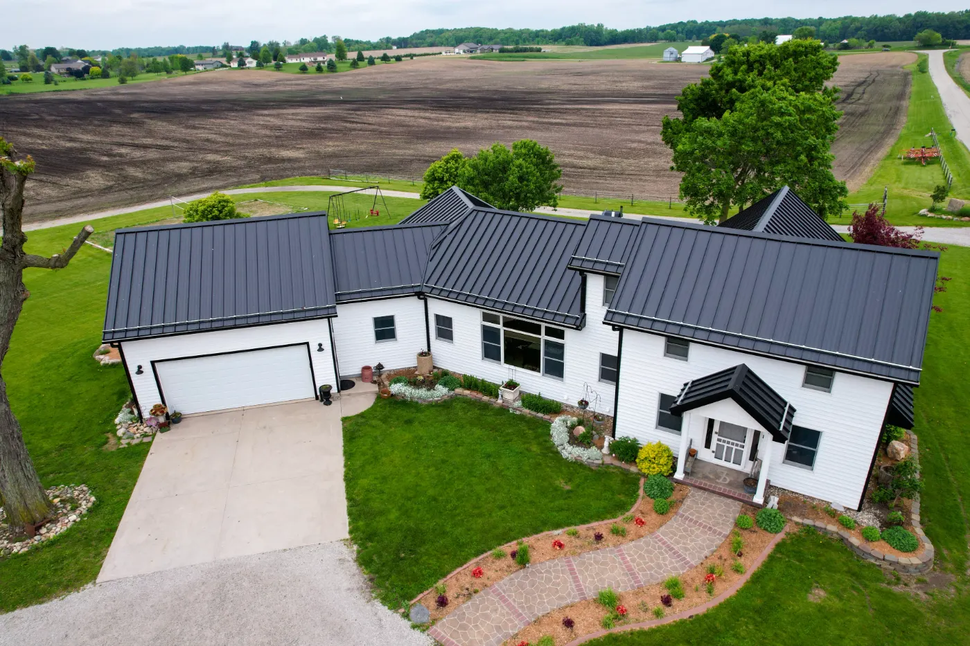 Manufacturer-certified roof installation in Hickory Ridge Village